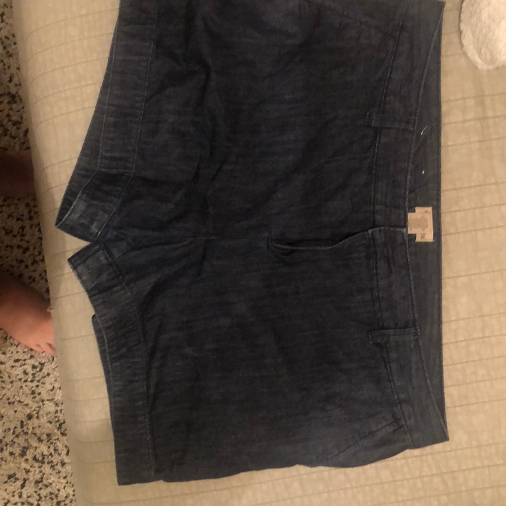 Gap shorts